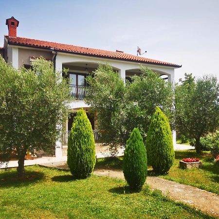Garden Apartment Maria Vrsar Bagian luar foto