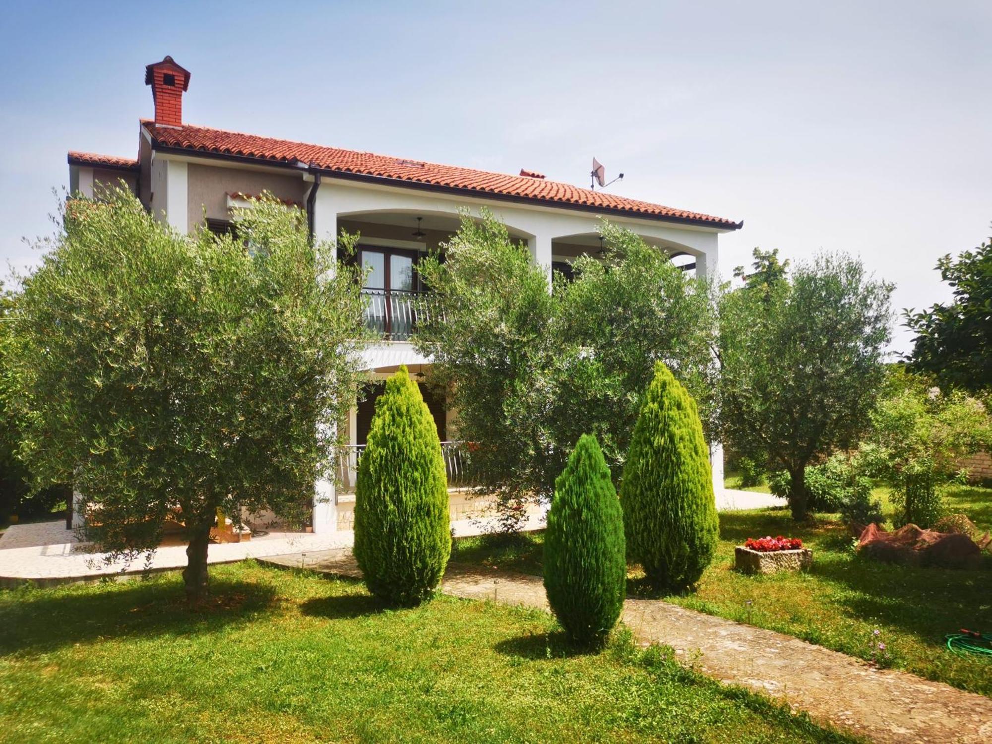 Garden Apartment Maria Vrsar Bagian luar foto
