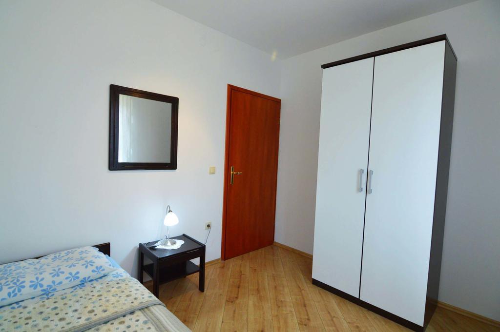 Garden Apartment Maria Vrsar Bagian luar foto