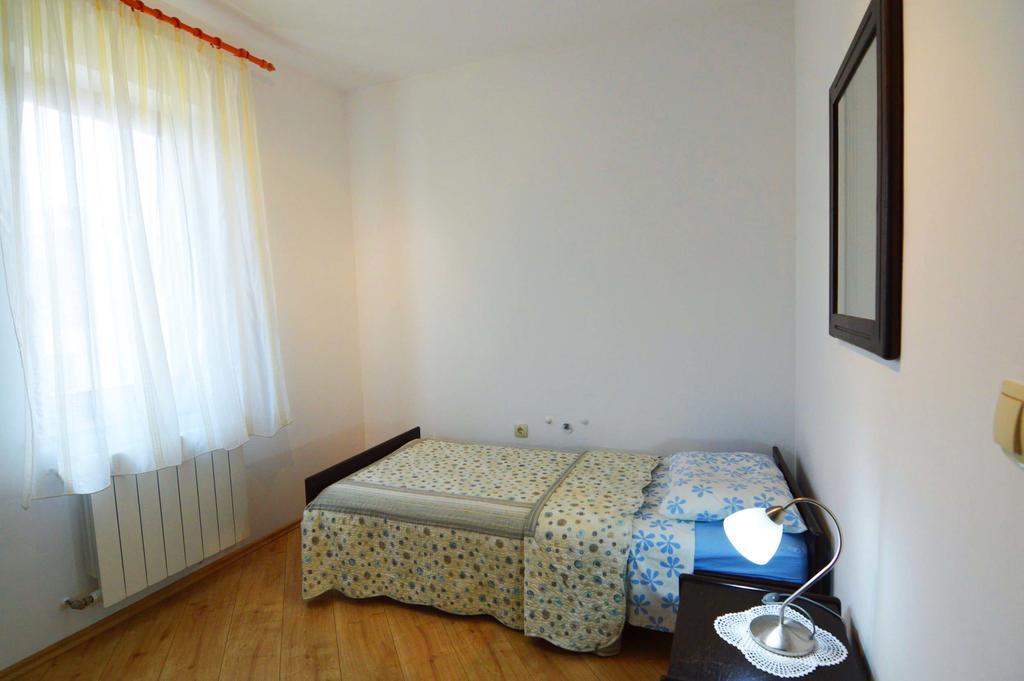 Garden Apartment Maria Vrsar Bagian luar foto